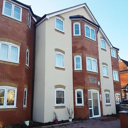 Ybc Court, Aldershot Apartamento Exterior foto