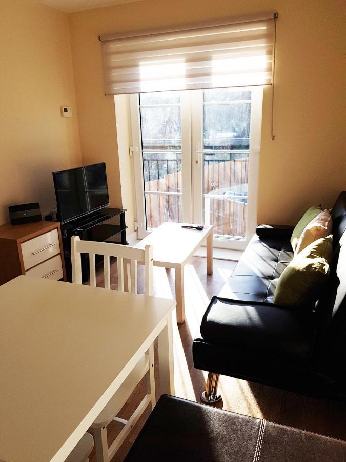 Ybc Court, Aldershot Apartamento Exterior foto