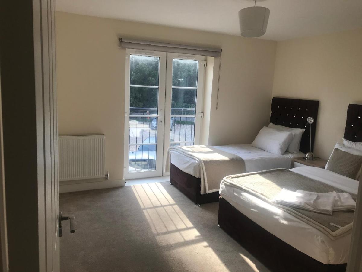 Ybc Court, Aldershot Apartamento Exterior foto