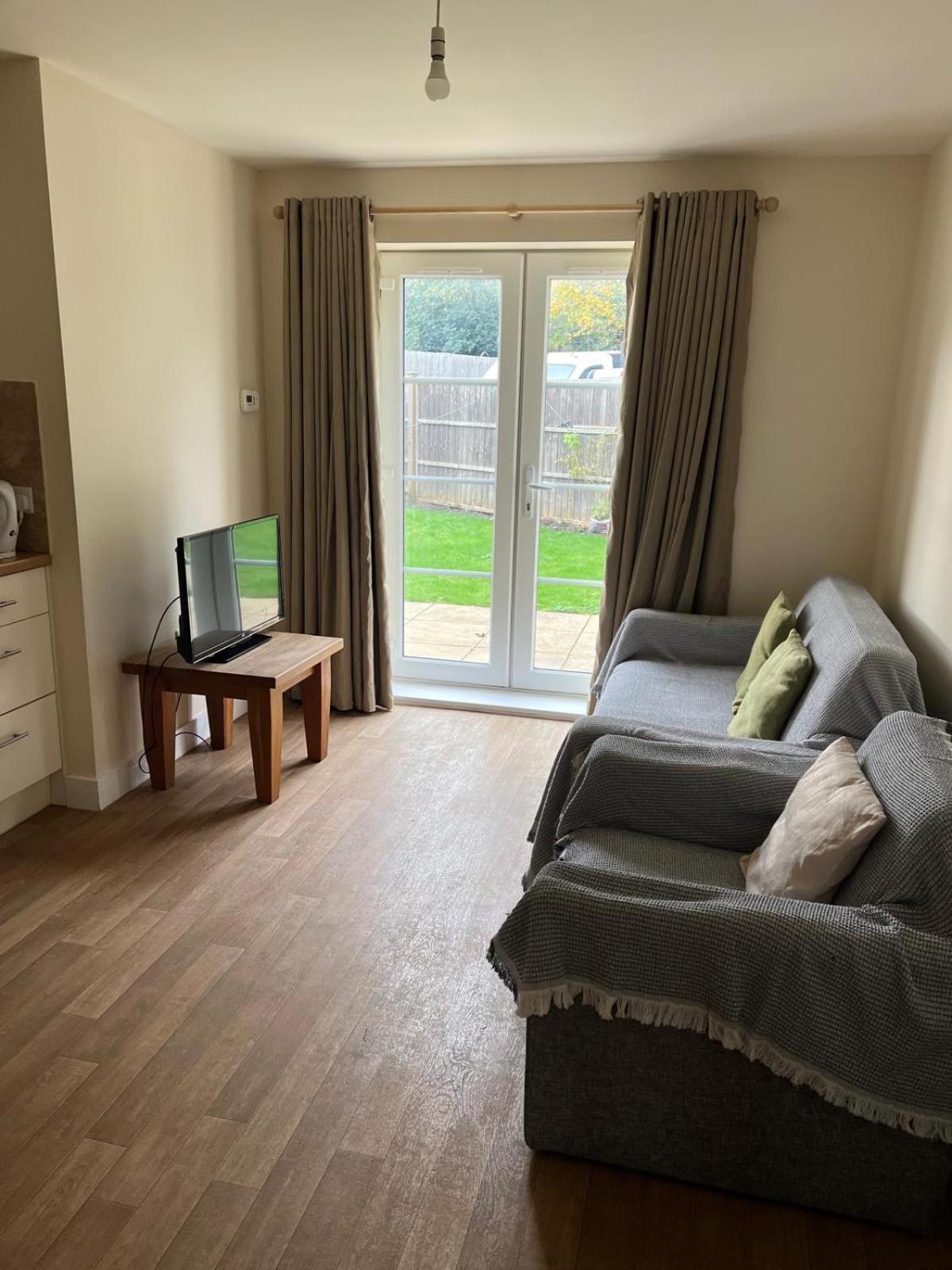 Ybc Court, Aldershot Apartamento Exterior foto